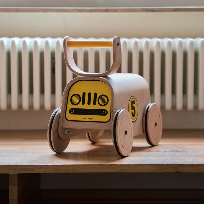Mamatoyz Racer – Lauflernwagen aus Holz mit einstellbarer Geschwindigkeit