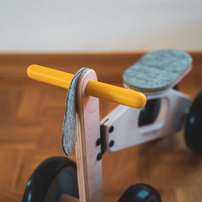 Mamatoyz MiniBike Holz-Laufrad für Kinder ab 15 Monaten – Balance Bike mit Filzsitz