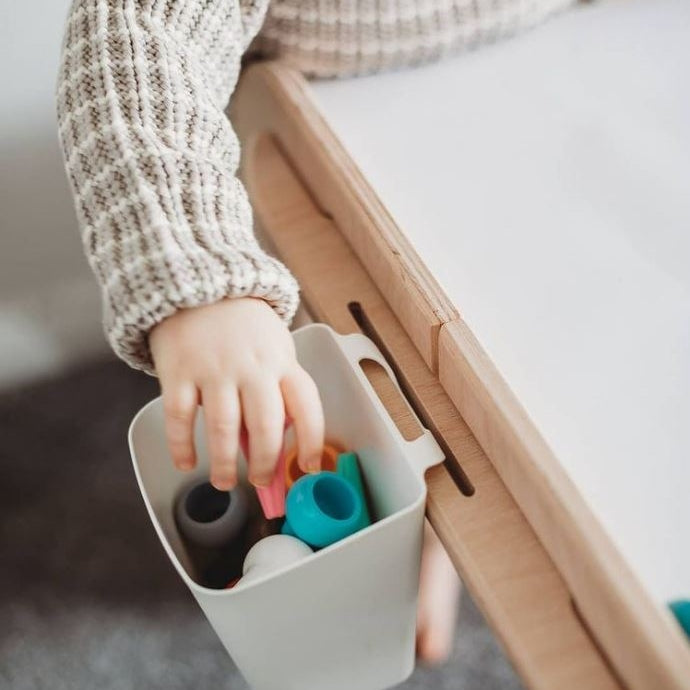 Mamatoyz Massa Spiel- und Maltisch aus Holz mit Papierrolle – Kinderschreibtisch für kreative Ideen